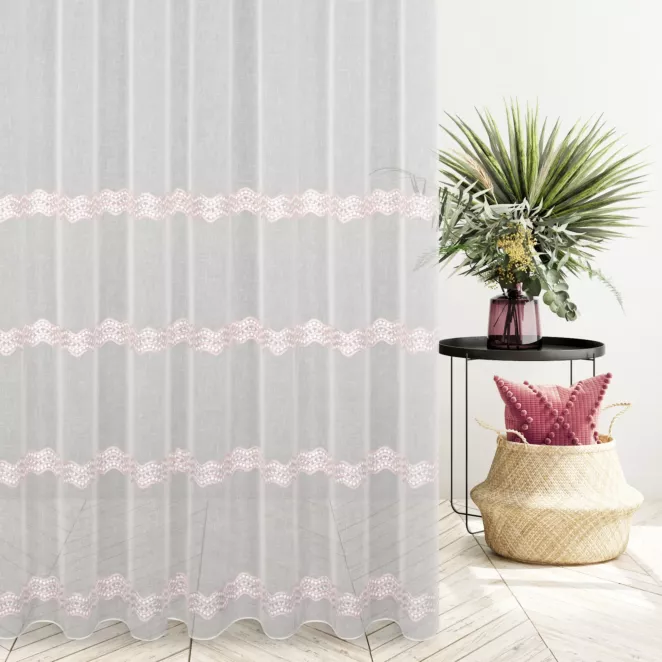 Firana szyta na taśmie fala kremowo pudrowa z miękkiej etaminy z poziomymi pasami haftu