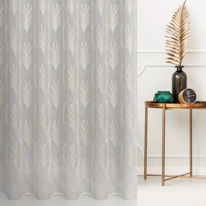 Firana szyta na taśmie 5 cm biało złota z tkaniny typu BATYST z delikatnie połyskującym, geometrycznym nadrukiem na całości tkaniny, wykończona obciążnikiem