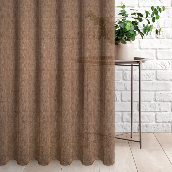 Tkanina firanowa siateczka z delikatnym połyskiem, wykończona obciążnikiem