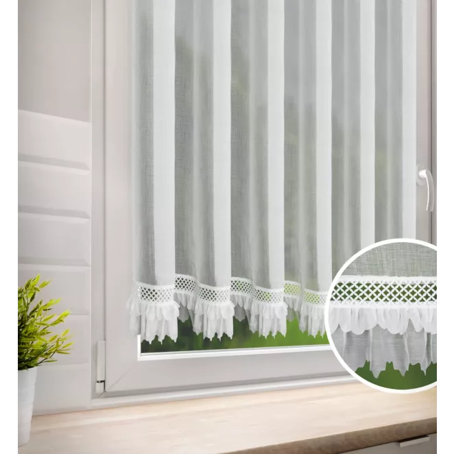 Zazdrostka biała zdobiona subtelną aplikacją oraz gipiurą 150x90 cm szelki - KATRIN