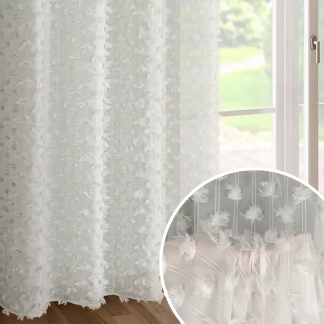 Zasłona kremowa zdobiona pomponami z szyfonu 135x250 przelotka - AURELIA - Eva Minge