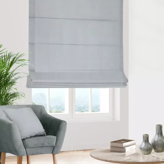 Roleta rzymska srebrna z miękkiego welwetu zaciemniającego typu BLACKOUT o gramaturze 400g/m2