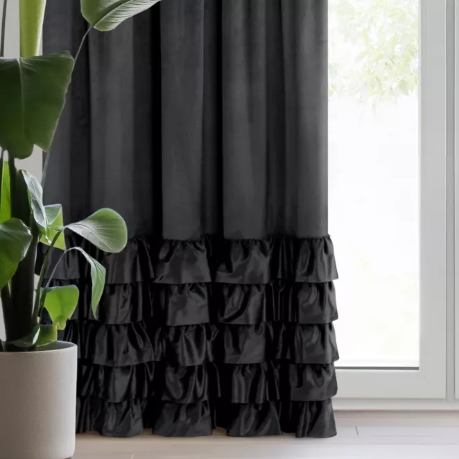 Zasłona welwetowa czarna zdobiona falbanami 140x250 cm taśma - DANI