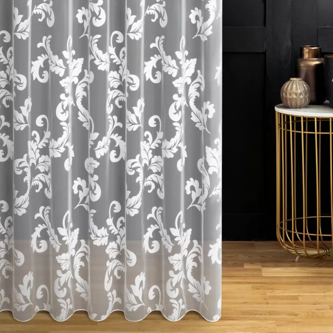 Firana szyta na taśmie 5 cm biała z ekskluzywnej tkaniny organtynowej z wzorem roślinnym, wykończona obciążnikiem