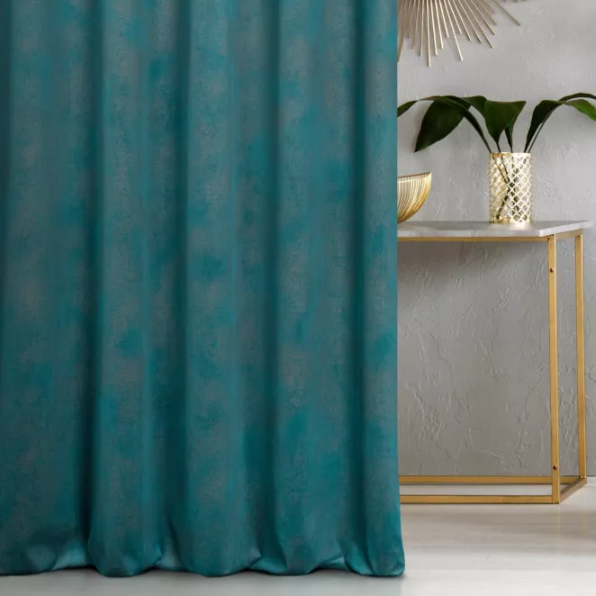 Zasłona szyta na taśmie 5 cm LIBERTY turkusowa z miękkiej, welwetowej tkaniny z nakrapianym połyskującym nadrukiem