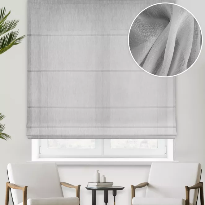 Roleta rzymska srebrna z miękkiej tkaniny o lekkim splocie i delikatnym połysku, wykończona obciążnikiem