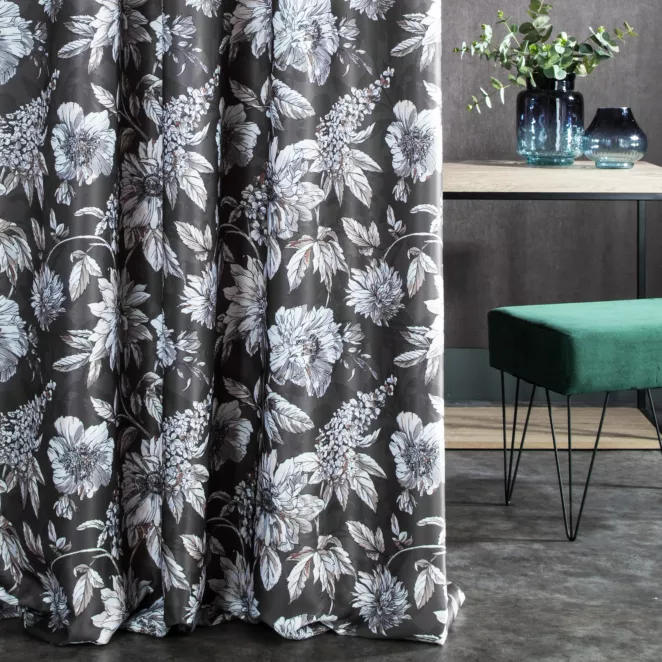 Tkanina zasłonowa zaciemniająca typu blackout z motywem kwiatowym