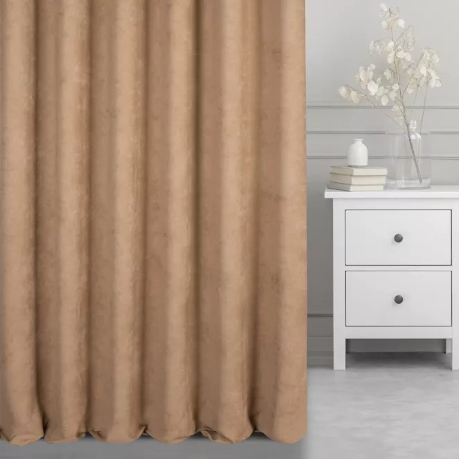 Zasłona szyta na taśmie 5 cm jasnobrązowa z miękkiej tkaniny o welurowej strukturze i wyraźnym splocie