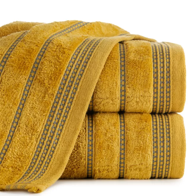 Ręcznik kąpielowy 70x140 cm bawełniany kolor musztardowy z delikatną ozdobną bordiurą 500 g/m2 AMANDA