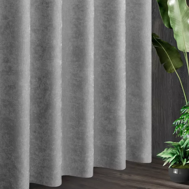 Tkanina zasłonowa, miękka szenilowa, zaciemniająca, z drobnym strukturalnym wzorkiem i efektem przecierki z kolekcji Pierre Cardin