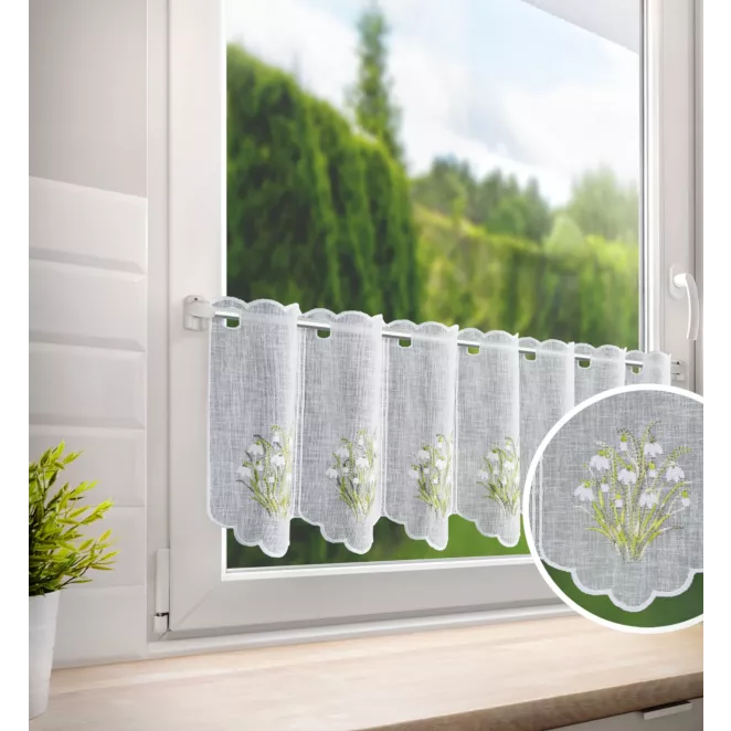 Tkanina firanowa zazdrostka z etaminy zdobiona haftem przebiśniegów