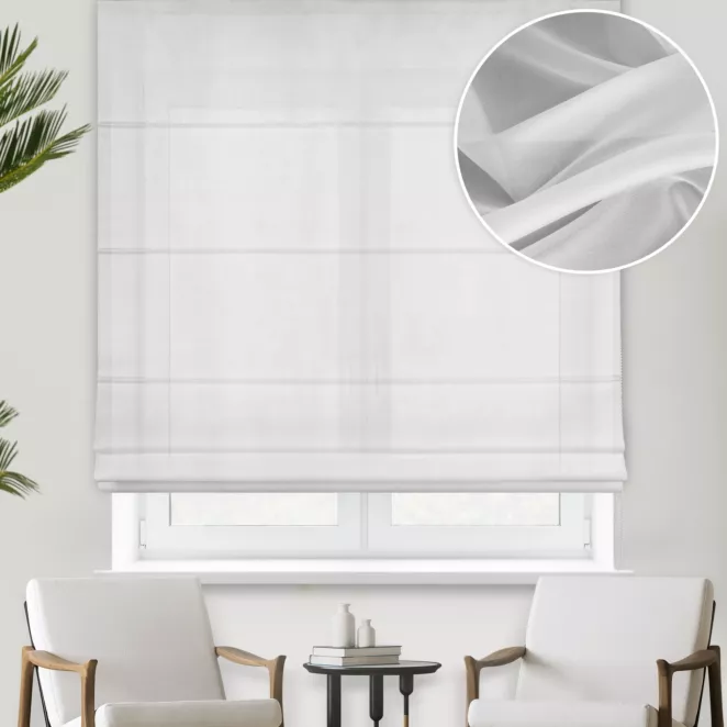 Roleta rzymska biała z miękkiej i połyskliwej tkaniny, wykończona obciążnikiem