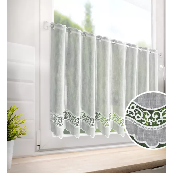 Tkanina firanowa zazdrostka z etaminy zdobiona ażurowym haftowanym wzorem