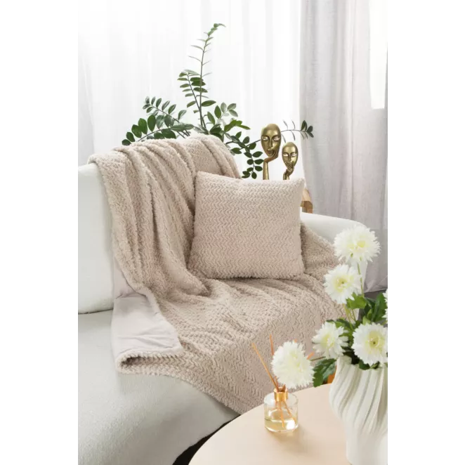 Narzuta-koc beżowo, kremowy 130x170 cm z przyjemnego futerka LARIS