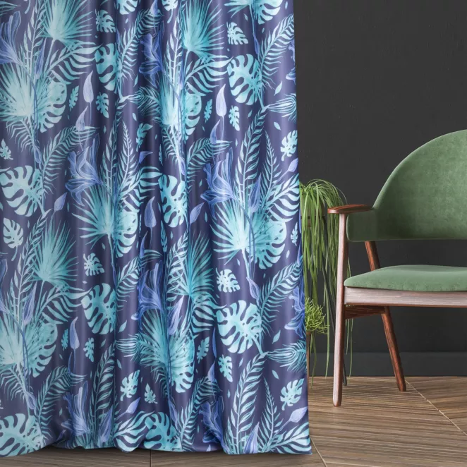 Tkanina zasłonowa zaciemniająca typu blackout, zdobiona nadrukiem egzotycznych  kwiatów i liści