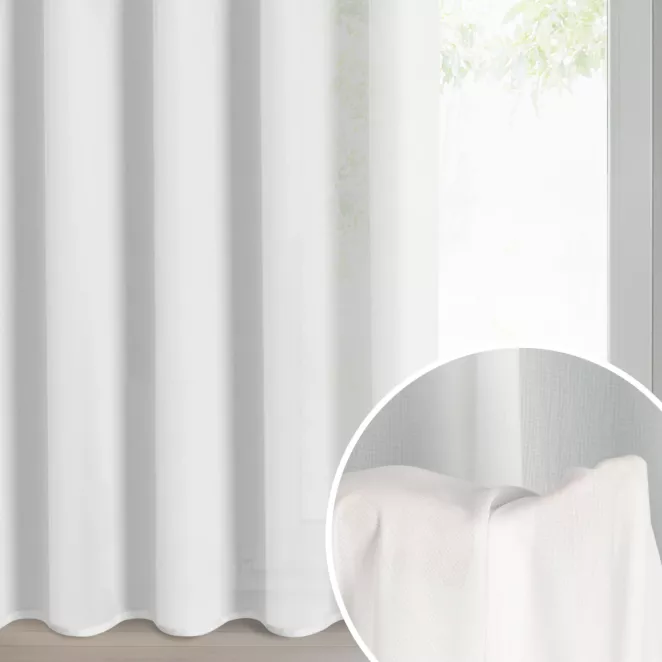 Firana biała z tkaniny szyfonowej zdobiona delikatnymi prążkami 135x270 cm taśma ROSSI