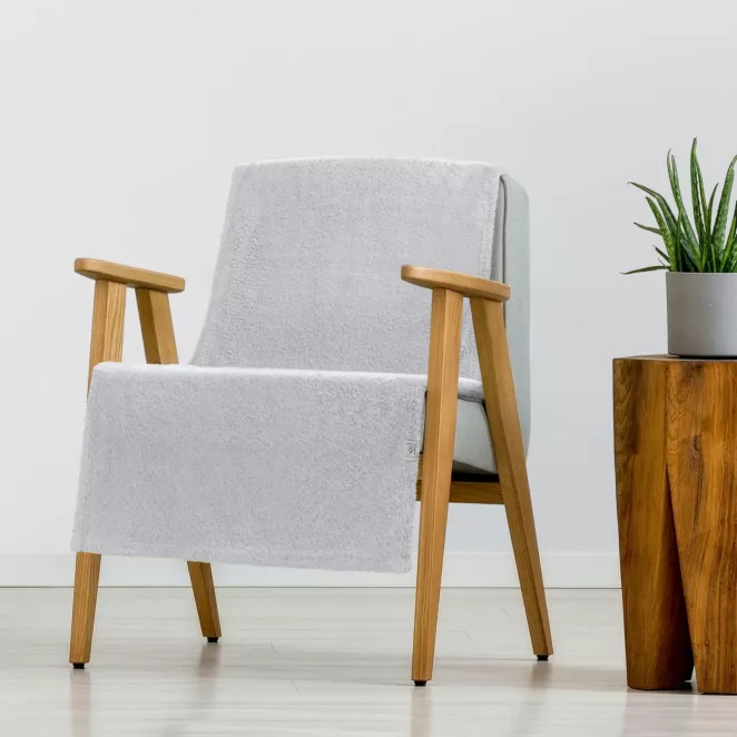 Narzuta na fotel z polaru 70x160 cm srebrna LORI Design 91