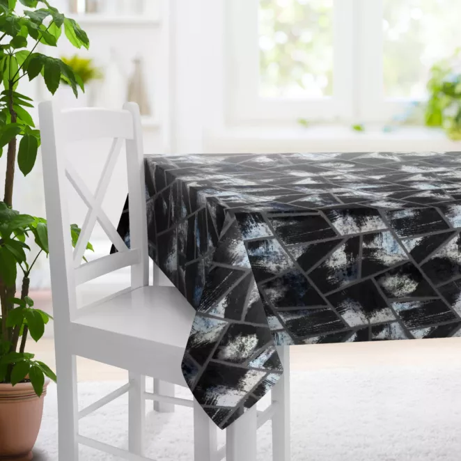 Obrus szyty grafitowo szary z tkaniny welwetowej w geometryczny wzór