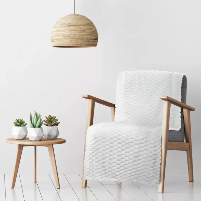 Narzuta na fotel-koc 70x160 cm biała miękka w dotyku z wytłaczanym wzorem jodełki CINDY 5 Design 91