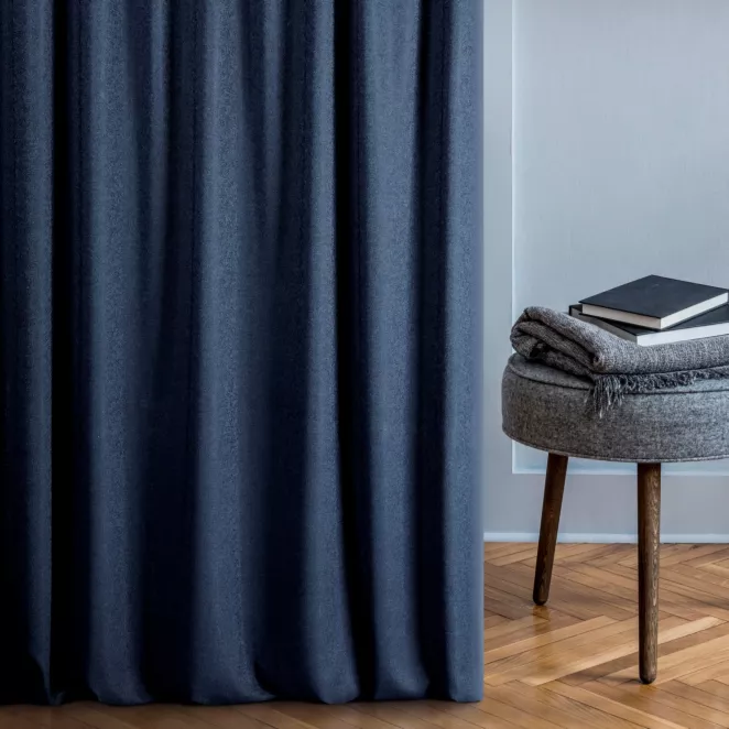 Zasłona szyta na taśmie 5 cm VISCAYA granatowa z melanżowej i miłej w dotyku tkaniny