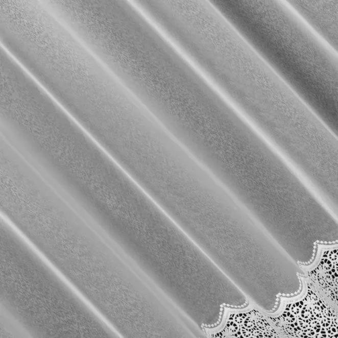 L154/1 Firana szyta na taśmie 5 cm biała z markizety ozdobionej matową aplikacją