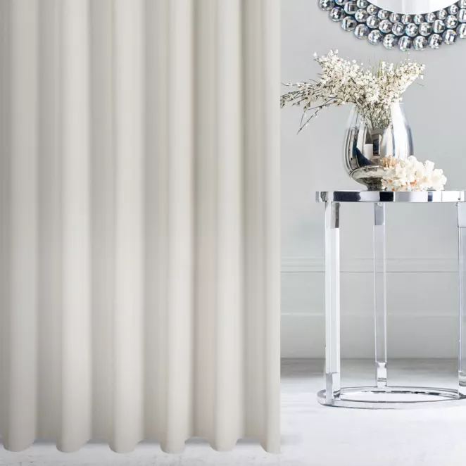 Firana szyta na taśmie fala kremowa z grubszej żorżety wykończonej obciążnikiem