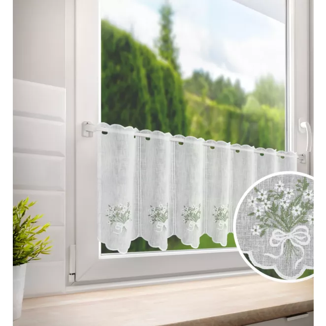 Tkanina firanowa zazdrostka zdobiona haftem drobnych kwiatuszków