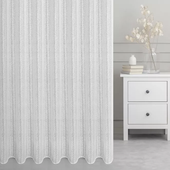 Firana szyta na taśmie 5 cm biała siatka w stylu eko z efektem melanżu wykończona obciążnikiem