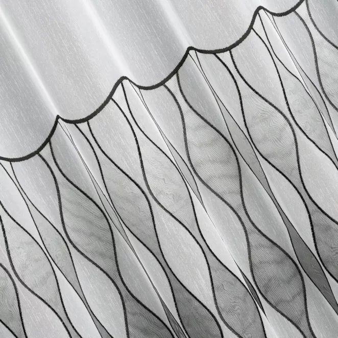 M159/3 Firana szyta na taśmie 5 cm SABRINA biało czarna ekskluzywna z matowej tkaniny ozdobionej czarną aplikacją Italissima Eva Minge