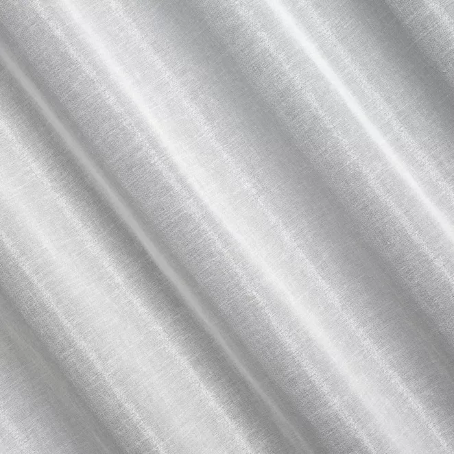 L106/2 Firana szyta na taśmie 5 cm naturalna z luźno tkanej żorżety z wplecioną połyskliwą nicią, wykończona obciążnikiem