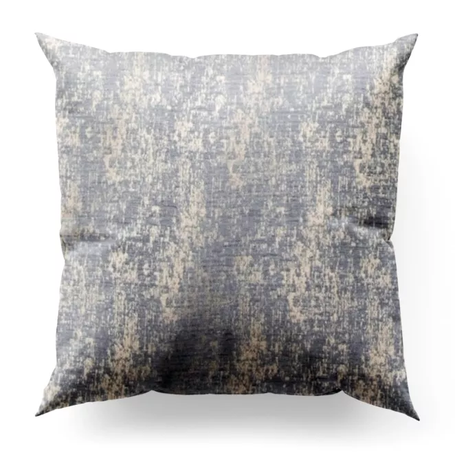 Poszewka szyta MALLORCA srebrna z miękkiej tkaniny szenilowej przetykanej błyszczącą nicią