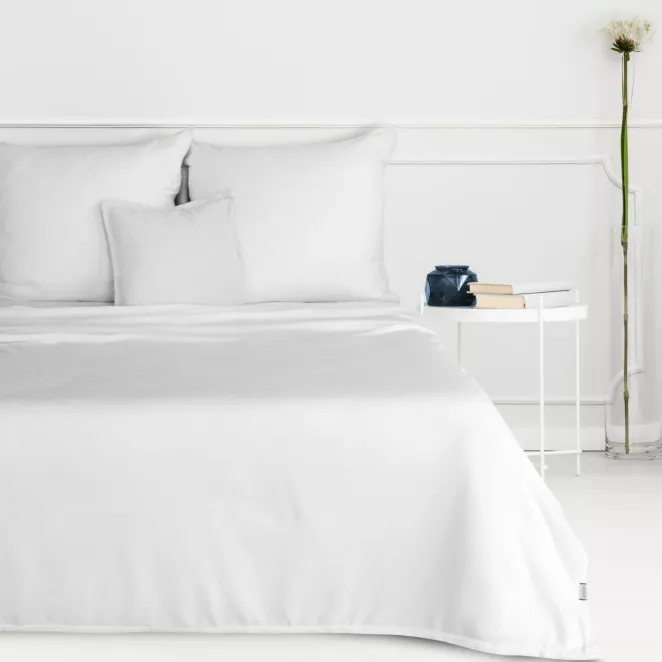 Koc 150x200 cm biały miękki i delikatny w dotyku jednokolorowy koc SIMPLE 1