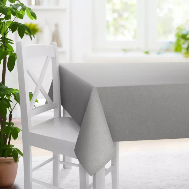 Obrus na wymiar szary o naturalnym charakterze, z widocznym, ozdobnym splotem