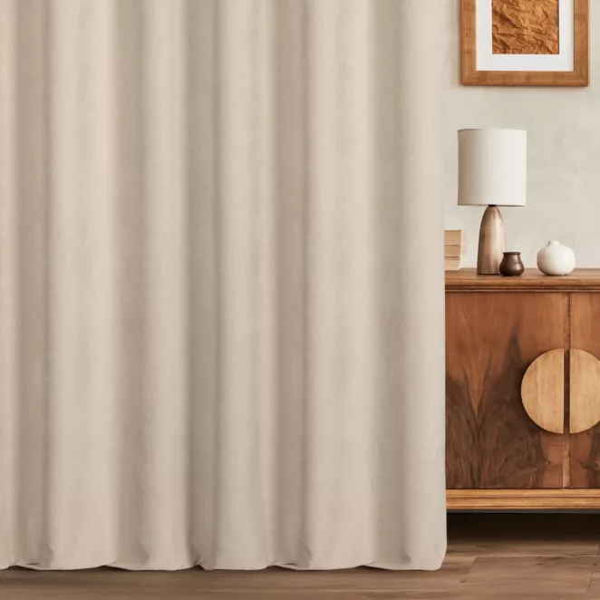 Zasłona szyta na taśmie 5 cm beżowa z miękkiej w dotyku tkaniny szenilowej