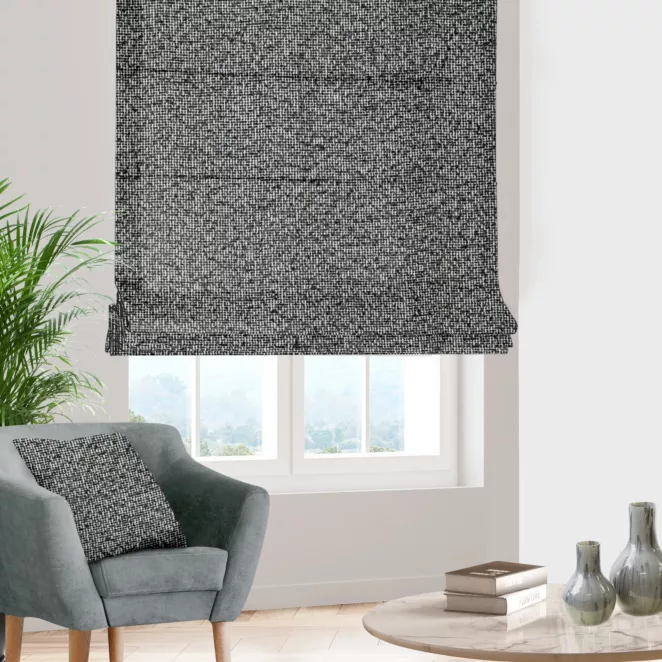 Roleta rzymska czarna z tkaniny typu bukla z efektem melanżu