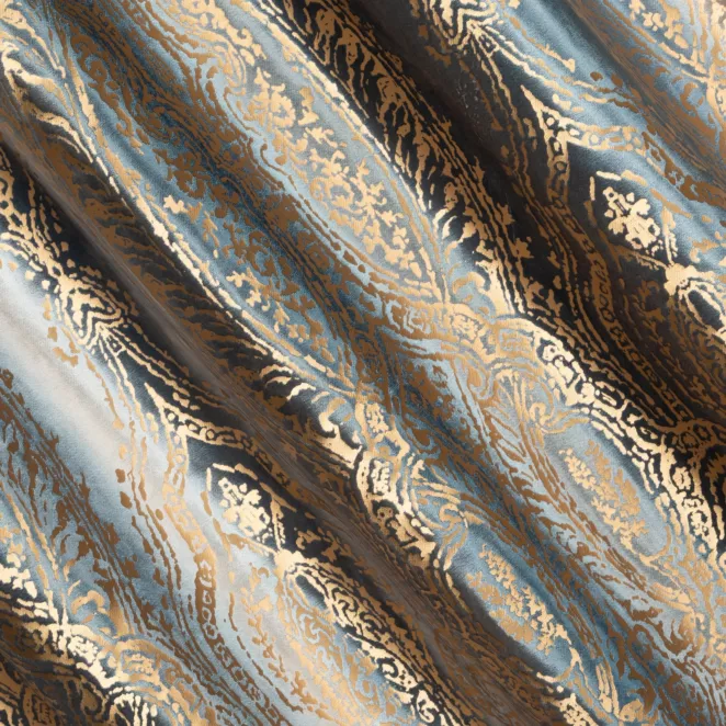 L126/3 Zasłona szyta na taśmie 5 cm niebiesko złocista z grubej welwetowej tkaniny w elegancki połyskujący wzór