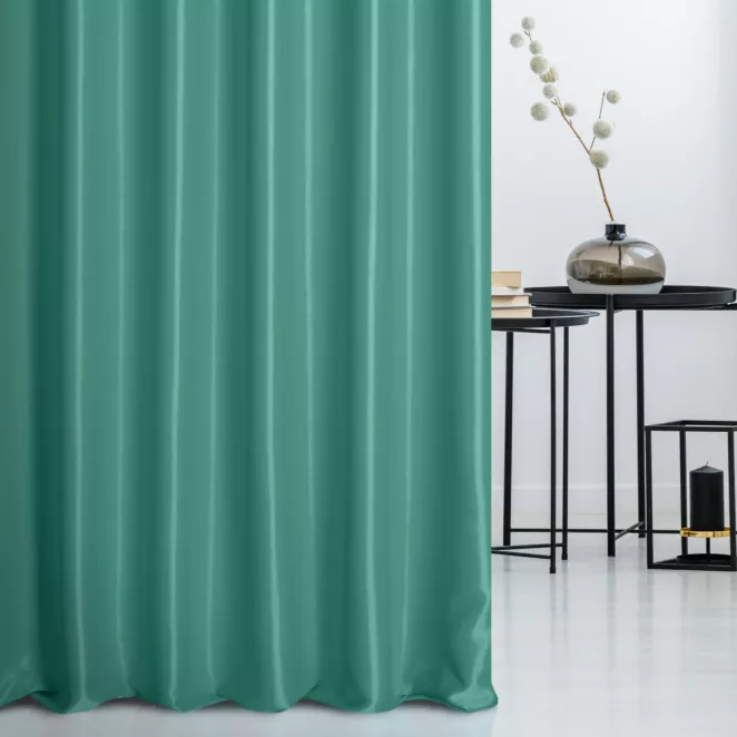 Zasłona szyta na taśmie 5 cm ciemnozielona z tkaniny trudnopalnej, zaciemniającej, typu blackout