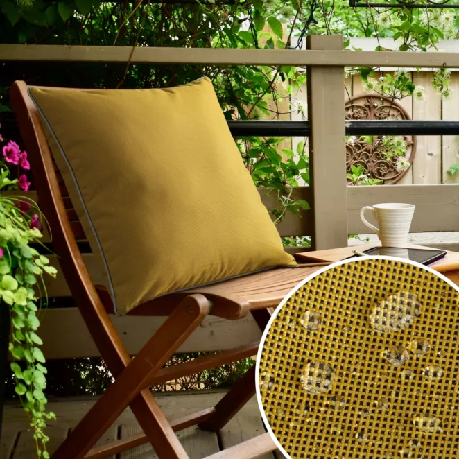 Poszewka na poduszkę 45x45 cm z gładkiej tkaniny wodoodpornej żółta idealna do ogrodu i na taras GARDEN 4