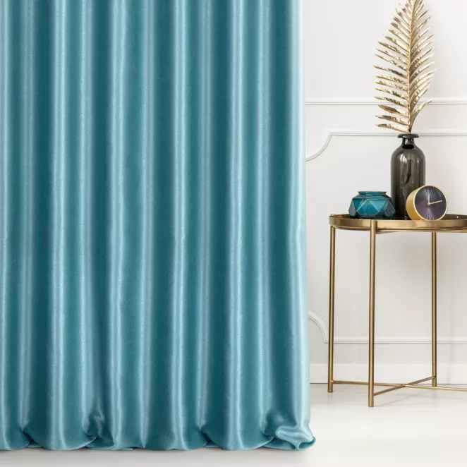 Zasłona szyta na taśmie 5 cm ciemnoniebieska z błyszczącej tkaniny zaciemniającej