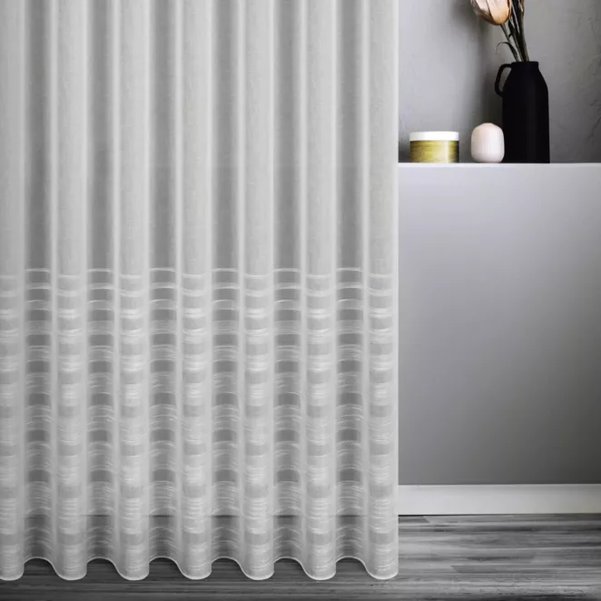 Firana szyta na taśmie 5 cm naturalno kremowa zdobiona poziomymi pasami o naturalnym splocie