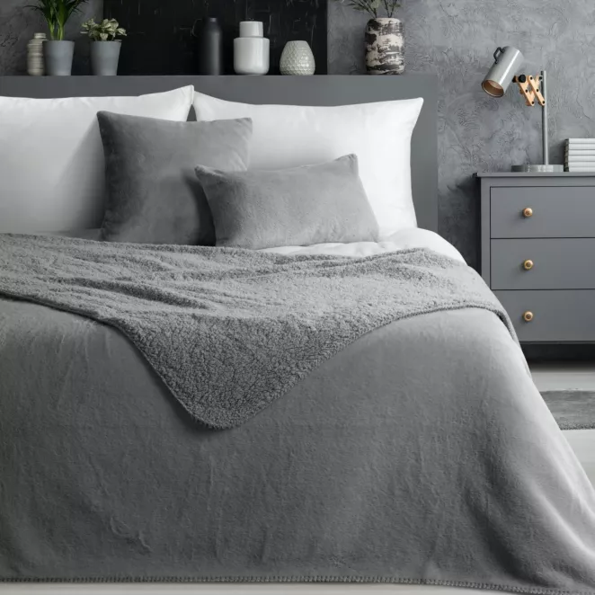 Narzuta dwustronna z przyjemnego futerka i tkaniny barankowej srebrna 170x210 cm NINA Eurofirany Premium