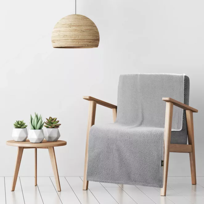 Narzuta na fotel 70x160 cm srebrna o miękkiej strukturze  BUKLA