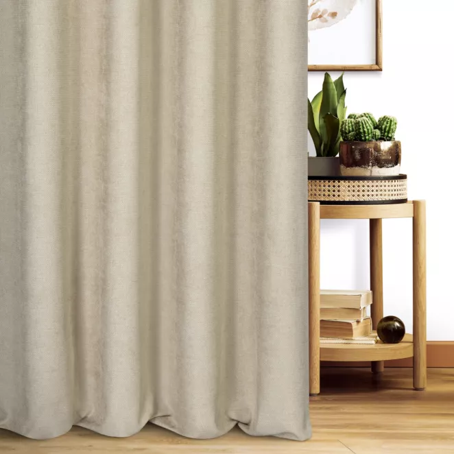 Zasłona szyta na taśmie 5 cm beżowa z miękkiej w dotyku tkaniny szenilowej