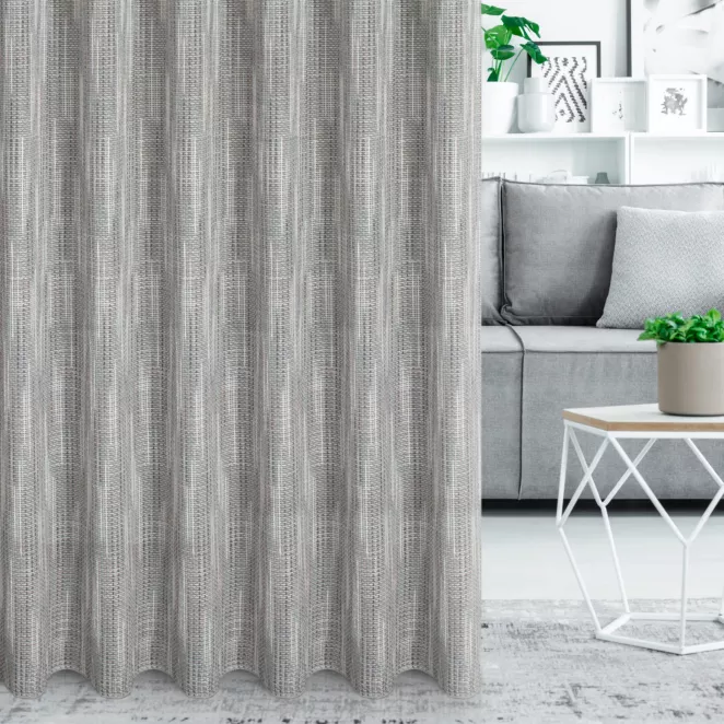 Firana szyta na taśmie 5 cm kremowo niebieska siatka w stylu eko z efektem melanżu wykończona obciążnikiem