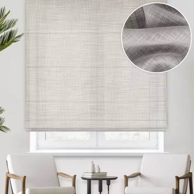 Roleta rzymska srebrna z gładkiej matowej etaminy o naturalnym splocie, wykończona obciążnikiem