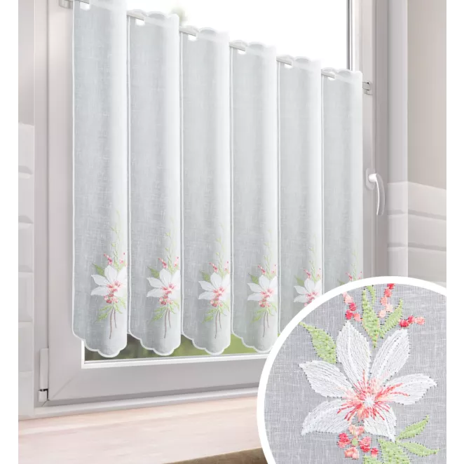 Tkanina firanowa zazdrostka zdobiona haftem roślinnym