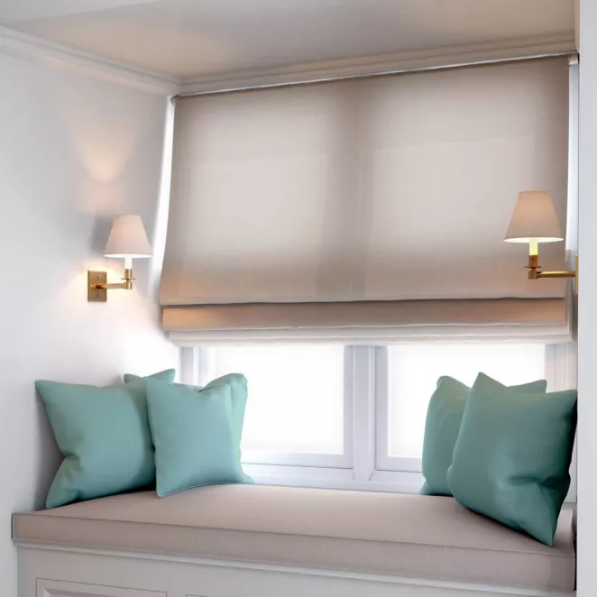 Roleta rzymska DORA - HIT jasnobeżowa z miękkiej tkaniny o welurowej strukturze