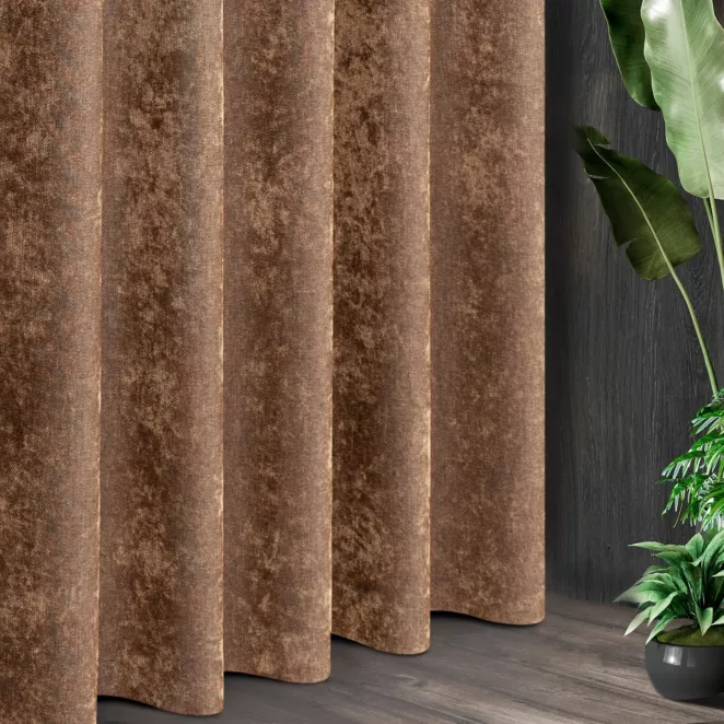 Tkanina zasłonowa, miękka szenilowa, zaciemniająca, z drobnym strukturalnym wzorkiem i efektem przecierki z kolekcji Pierre Cardin