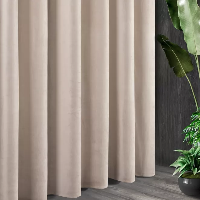 Tkanina zasłonowa, miękki i delikatny welwet z delikatnym połyskiem