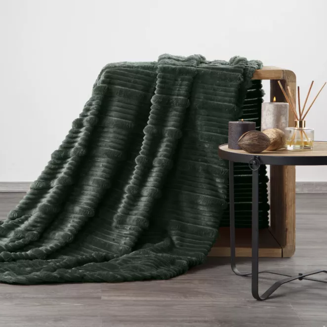 Koc 150x200 cm ciemnozielony, typu flano z wzorem 3D NINA